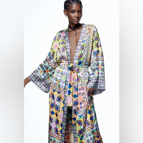 Zara Satun Effect Kimono Dress‎ - Picture 5 of 16